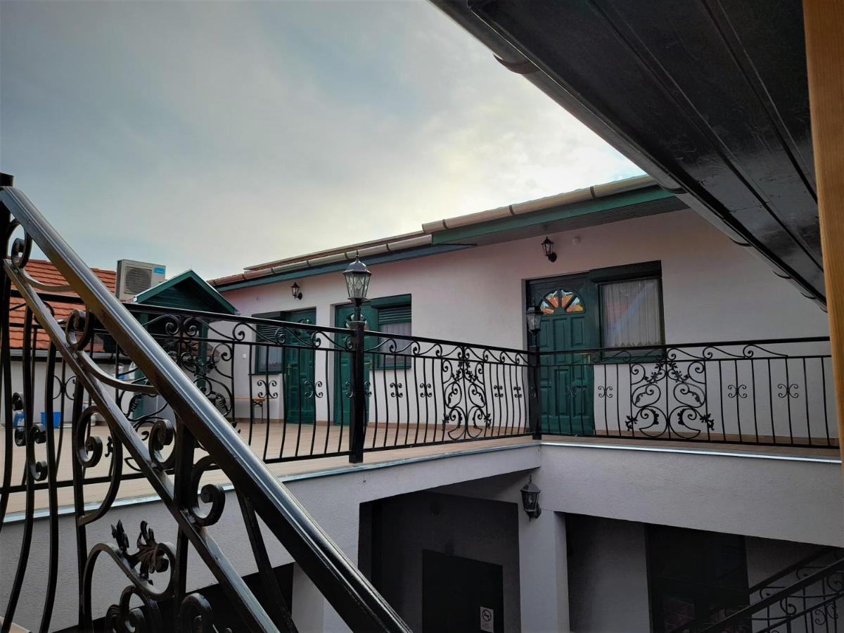 Barsony Vendeglo Es Panzio Bed and Breakfast Szécsény Eksteriør billede